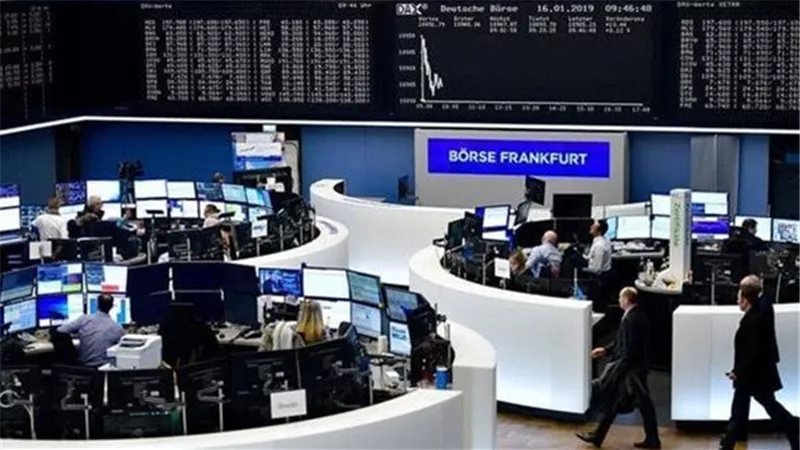 الأسهم الفرنسية تقود الأسواق الأوروبية لخسائر طفيفة