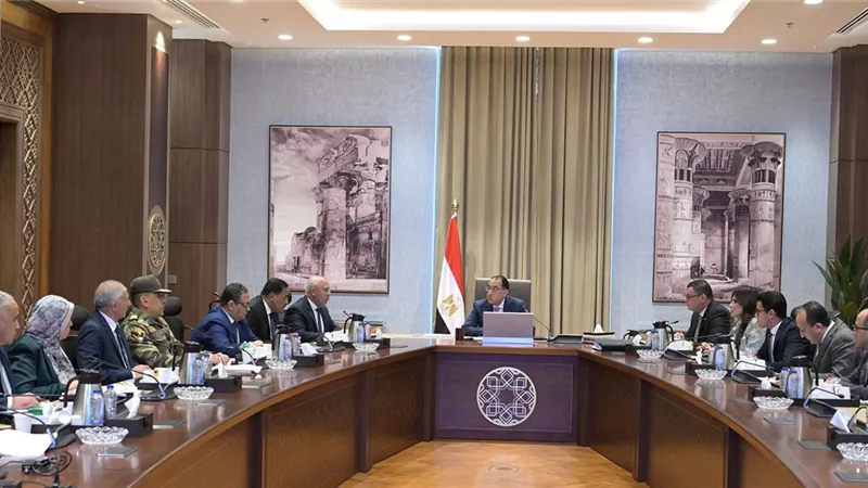 رئيس الوزراء يُتابع الموقف التنفيذي لأعمال تطوير مدينة رأس الحكمة