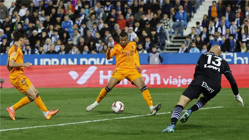 مبابي يقود قائمة ريال مدريد ضد باتشوكا بنهائي الإنتركونتيننتال