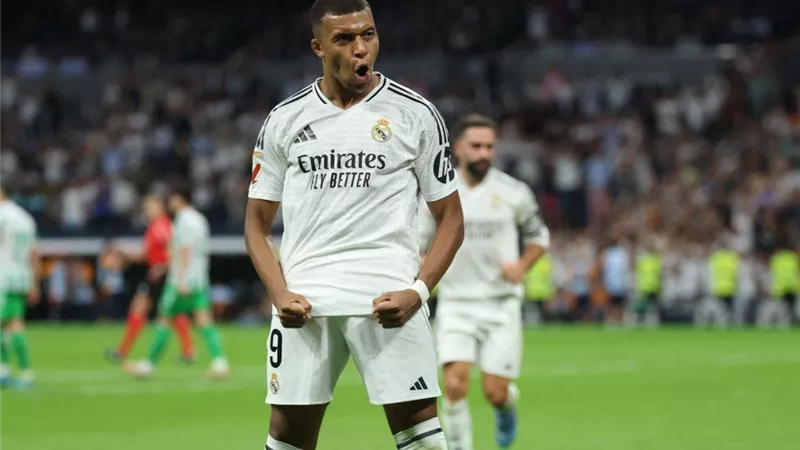 مبابي على رأس قائمة ريال مدريد أمام باتشوكا في نهائي إنتركونتيننتال
