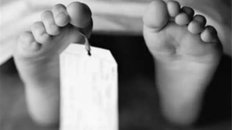 عاطل يقتل نجلة شقيقته ويلقي جثتها في الشارع بالمعصرة