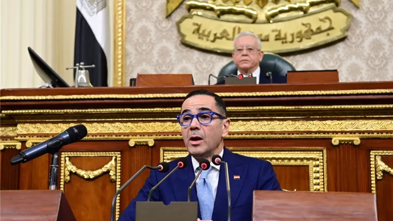 الخطيب أمام 