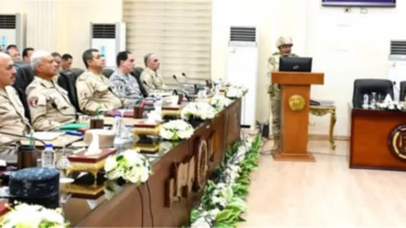 وزير الدفاع يشهد المرحلة الرئيسية لمشروع مراكز القيادة التعبوى
