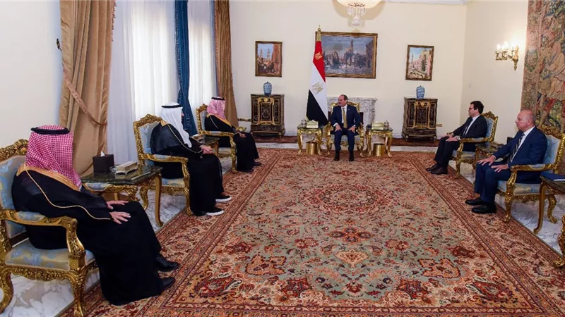 الرئيس السيسي يستقبل وزير الثقافة السعودي