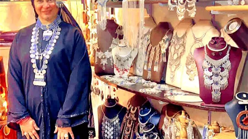 الحلق والكردان المصري الأصيل.. يخطف الأنظار