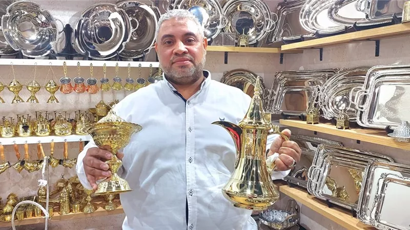 منتجات الفضة تتلألأ في المعرض
