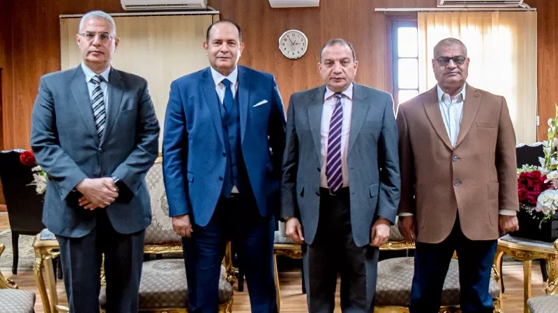 رئيس جامعة بني سويف يبحث التعاون مع هيئة المصل واللقاح