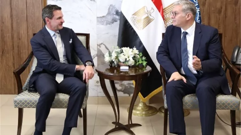 بدوي يؤكد أهمية دور هاليبرتون في تقديم التكنولوجيا لدعم أنشطة البحث