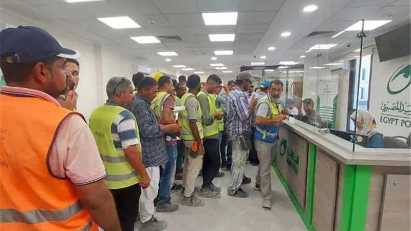 بالخطوات.. كيفية الحصول على منحة العمالة غير المنتظمة بعد زيادتها