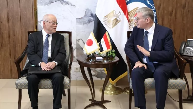 وزير البترول يبحث مع سفير اليابان سبل تعزيز التعاون في الغاز والتعدين