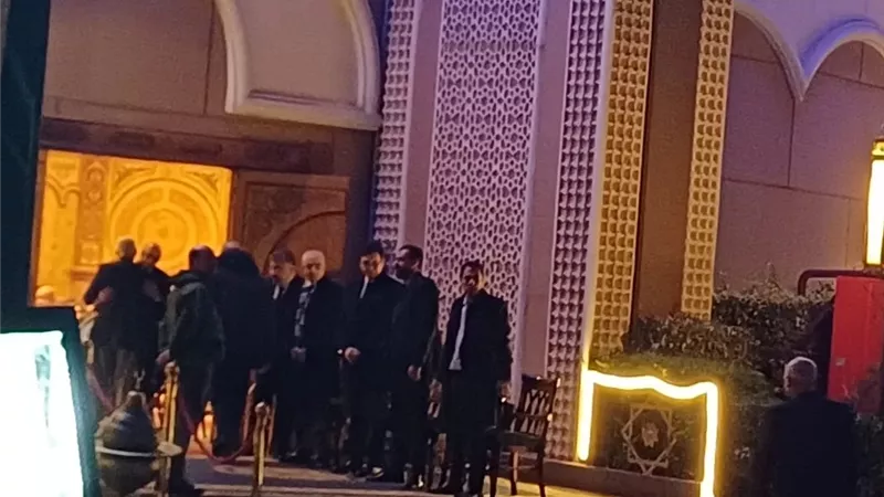 وزير الثقافة يستقبل المعزيين فى عزاء نبيل الحلفاوى