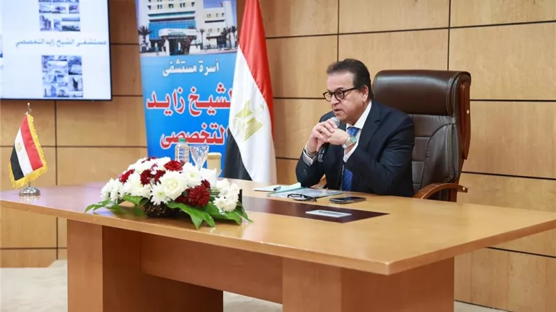 وزير الصحة يوجه بتسهيل الخدمات الطبية للمواطنين وتقليل مدة الانتظار