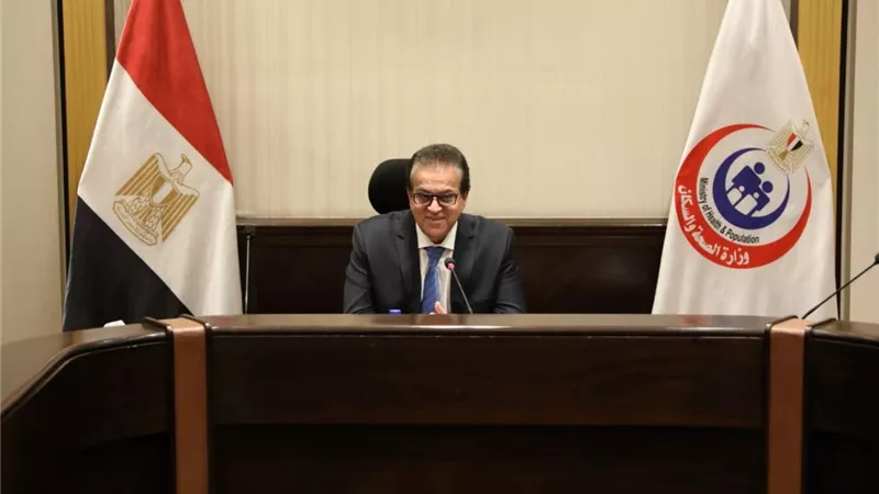 وزير الصحة يكرم الفريق الطبي بمستشفى القناطر الخيرية العام