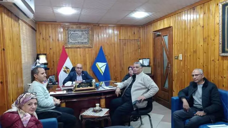 وكيل وزارة صحة دمياط يناقش احتياجات المستشفيات الحكومية