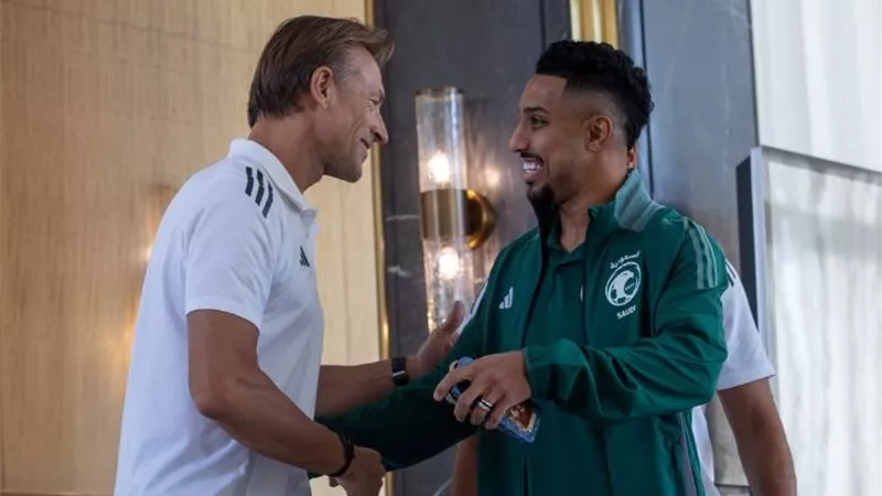 الدوسري والبريكان ضمن بعثة المنتخب السعودي فى رحلة الكويت