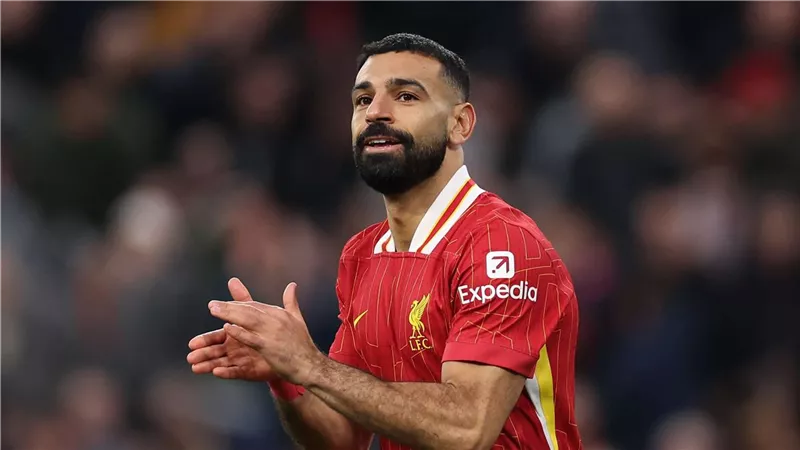 منها برشلونة والأهلى.. صلاح يشكر الأندية المهتمة بضمه ويحسم قراره