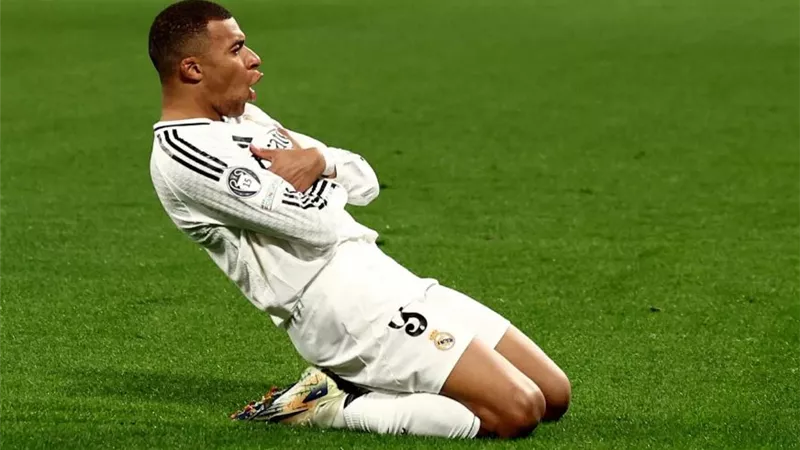 نهائي الإنتركونتننتال: مبابي يفتتح التسجيل للريال أمام باتشوكا