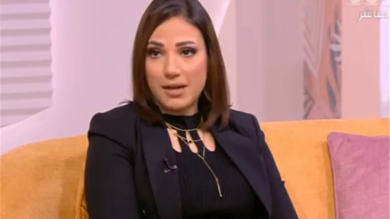 إيمي طلعت زكريا تتأثر على الهواء بسبب حلم عن والدها الراحل