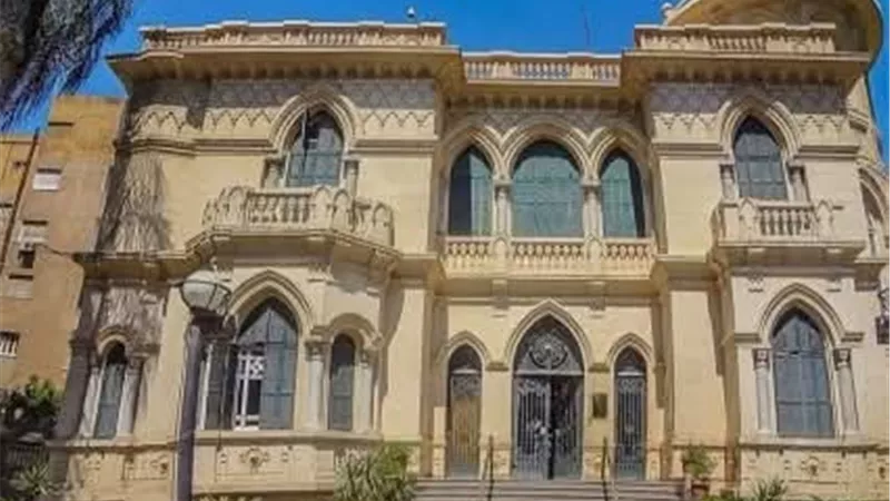 مكتبة القاهره الكبرى تناقش 
