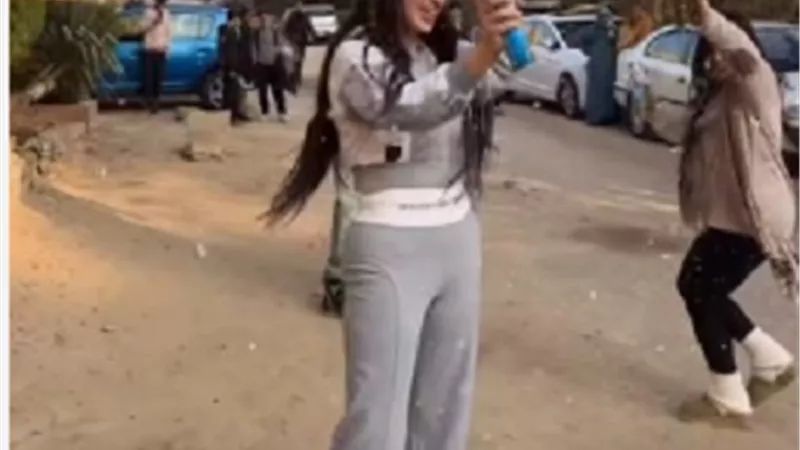 زوجة عصام صاصا تحتفل بوقف تنفيذ الحكم ضده