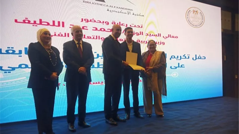 وزير التعليم يشيد بتفوق الطلاب المصريين في المسابقة الدولية للعلوم والهندسة