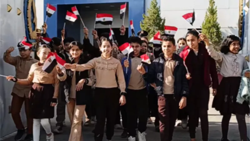 طلاب الابتدائية يزورون مركز شرطة أجا