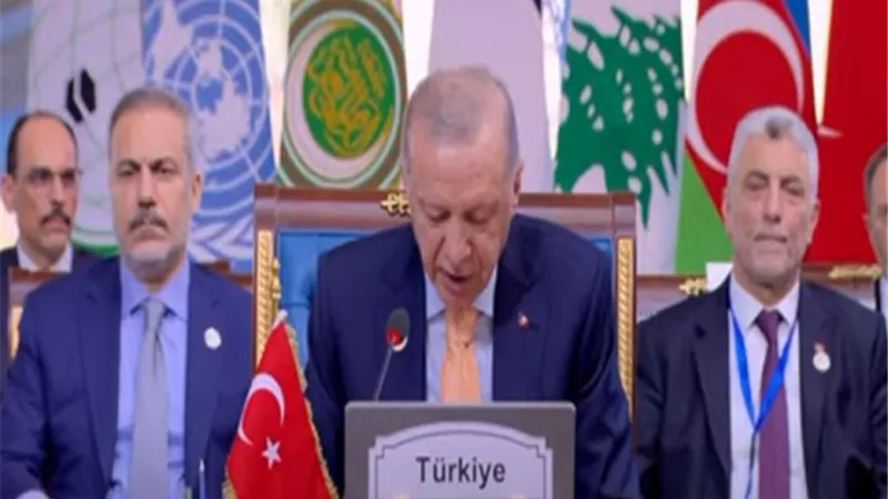 أردوغان يشكر السيسي على استضافة فعاليات قمة الثماني