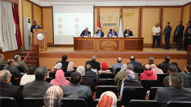 محافظ كفرالشيخ يعقد اجتماعًاموسعًا لمتابعةمنظومة تقنين أراضي دولة