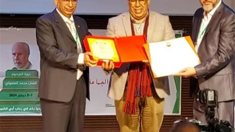 تكريم طارق والدمرداش بمهرجان سبو مونودرام بالقنيطرة المغربية