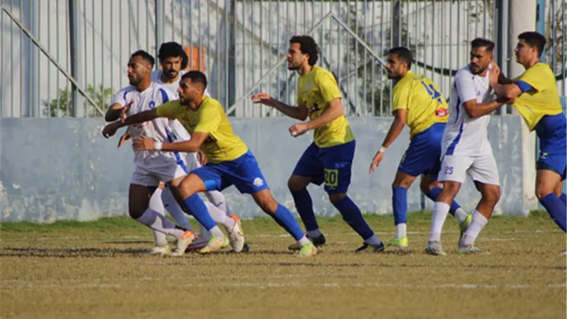 القزازين هزم دمياط بثلاثية