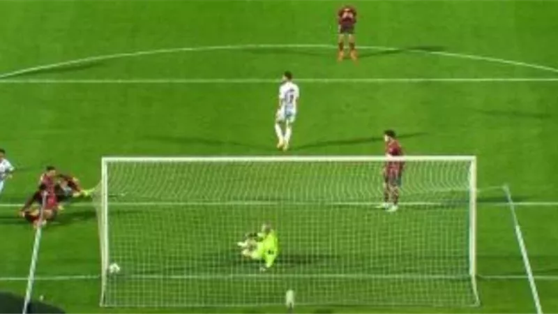 النيران الصديقة تمنح الزمالك هدف التعادل أمام سيراميكا