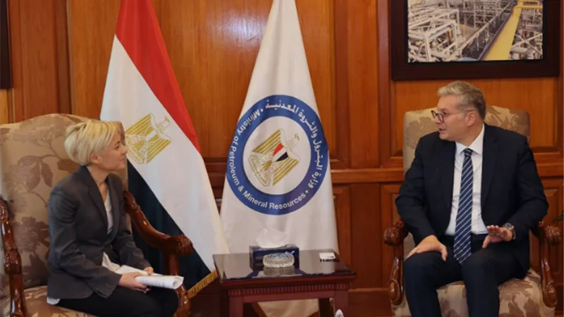 البترول وإيني يضعان رؤية جديدة لتنمية موارد الطاقة