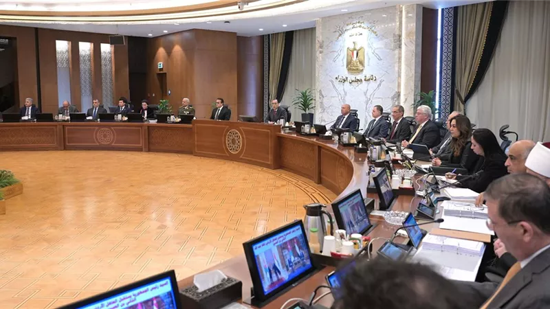 الوزراء يوافق على تعديل القانون الخاص بتمويل وشراء مركبات النقل السريع