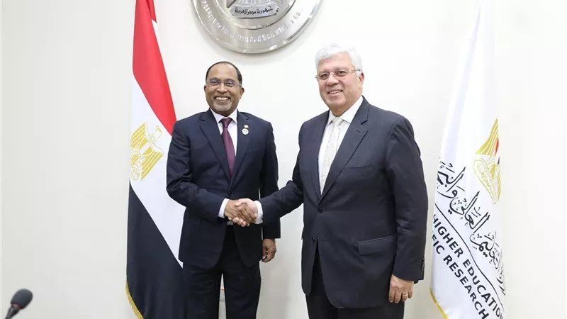 وزير التعليم العالي يبحث التعاون مع نظيره الماليزي