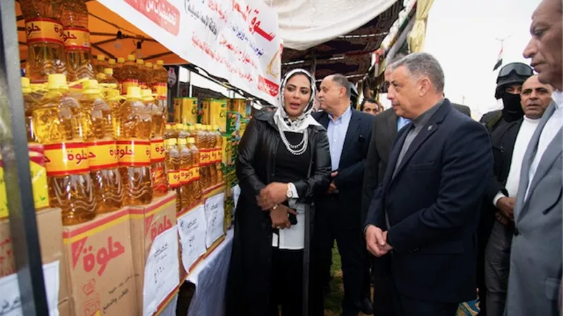 محافظ الإسماعيلية يفتتح سوق اليوم الواحد بمدينة المستقبل