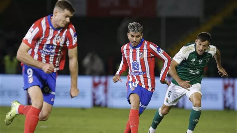 جريزمان في الهجوم.. تشكيل أتلتيكو مدريد المتوقع أمام برشلونة