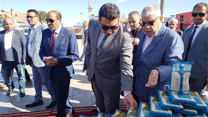 افتتاح سوق اليوم الواحد بالأقصر بتخفيضات %30
