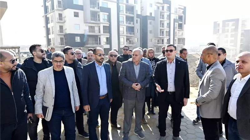 وزير الإسكان يتفقد مشروعات سكن مصر ودار مصر وجنة بالقاهرة الجديدة
