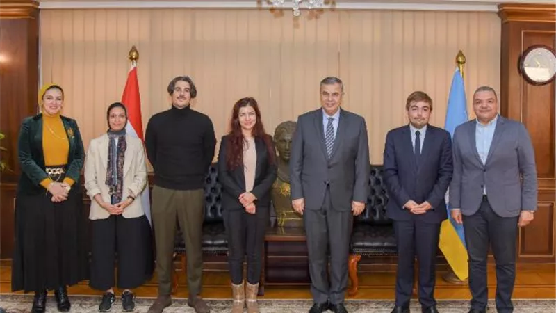 خالد ناقش مع قنصل فرنسا مشروع الدراجات الكهربائية بالإسكندرية