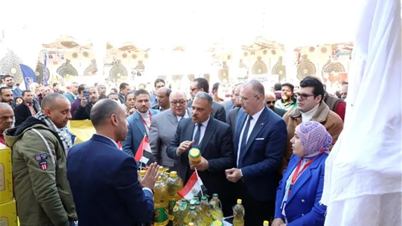 محافظ الشرقية يفتتح سوق اليوم الواحد بمنطقة الصيادين بالزقازيق