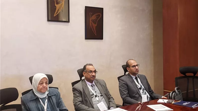 رئيس جامعة طيبةبالأقصريشارك في جلسةعلميةبمؤتمرالقوى الكهربية