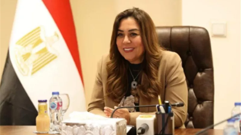 وزيرة التنمية المحلية تعتمد أكبر حركة تغييرات فى تاريخ المحليات