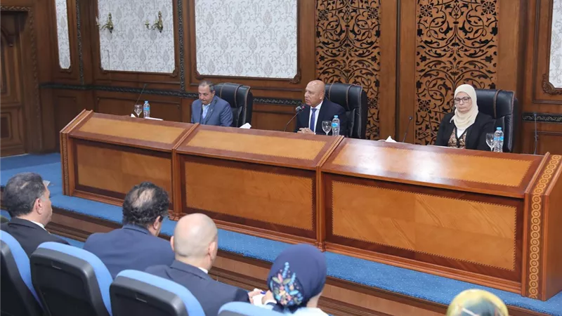 الوزير :عدم إصدار التراخيص الصناعية لبعض الأنشطة خارج المناطق المعتمدة