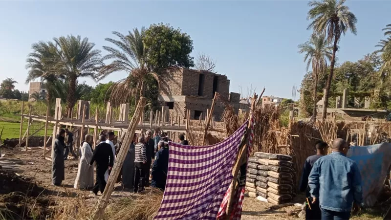 إزالة حالتى تعدى على أرض زراعية بمساحة ٣٥٠ متر بأرمنت