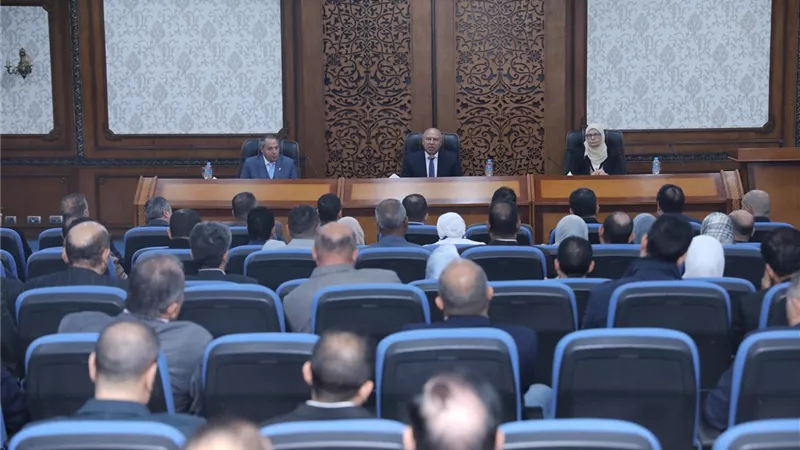 الوزير: دراسة إقامة مجمع مصانع جاهزةلـ450 مصنعا في بورسعيد