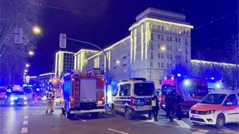 الاحتلال يفرض حظر التجول في قرية 