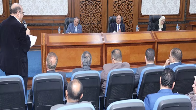إنشاء منطقة صناعية جديدة.. تفاصيل لقاء وزير الصناعة بمستثمري بورسعيد