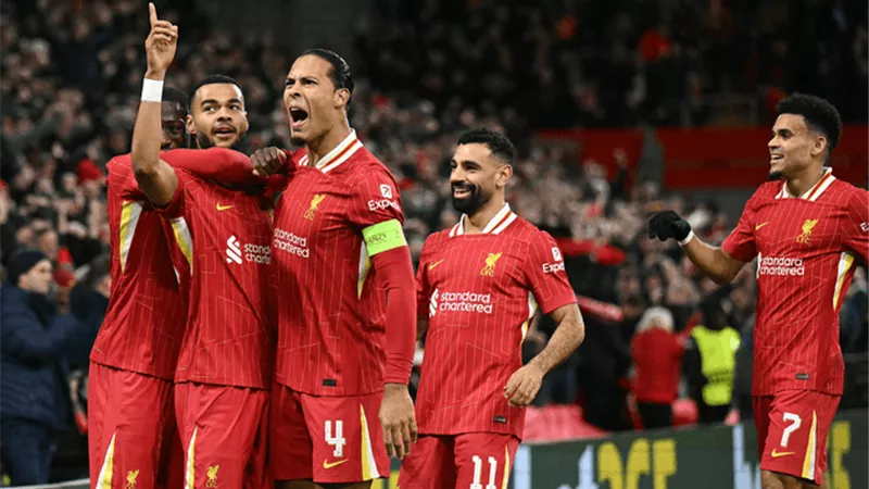 دياز يفتتح التسجيل لصالح ليفربول أمام توتنهام