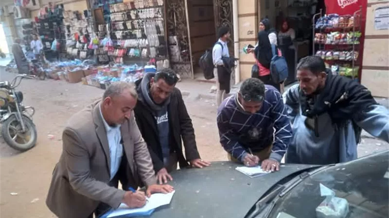 محافظ أسيوط يؤكد على تقنين الإعلانات واللافتات بالمراكز