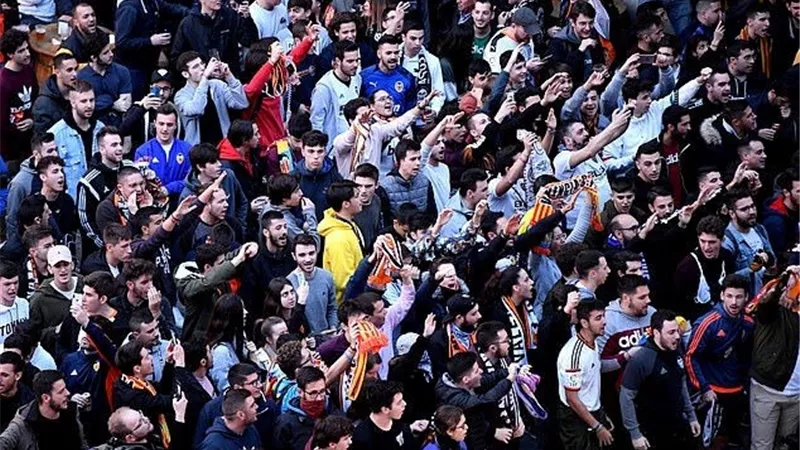 جماهير فالنسيا تدرس عدم حضور مباراة ريال مدريد